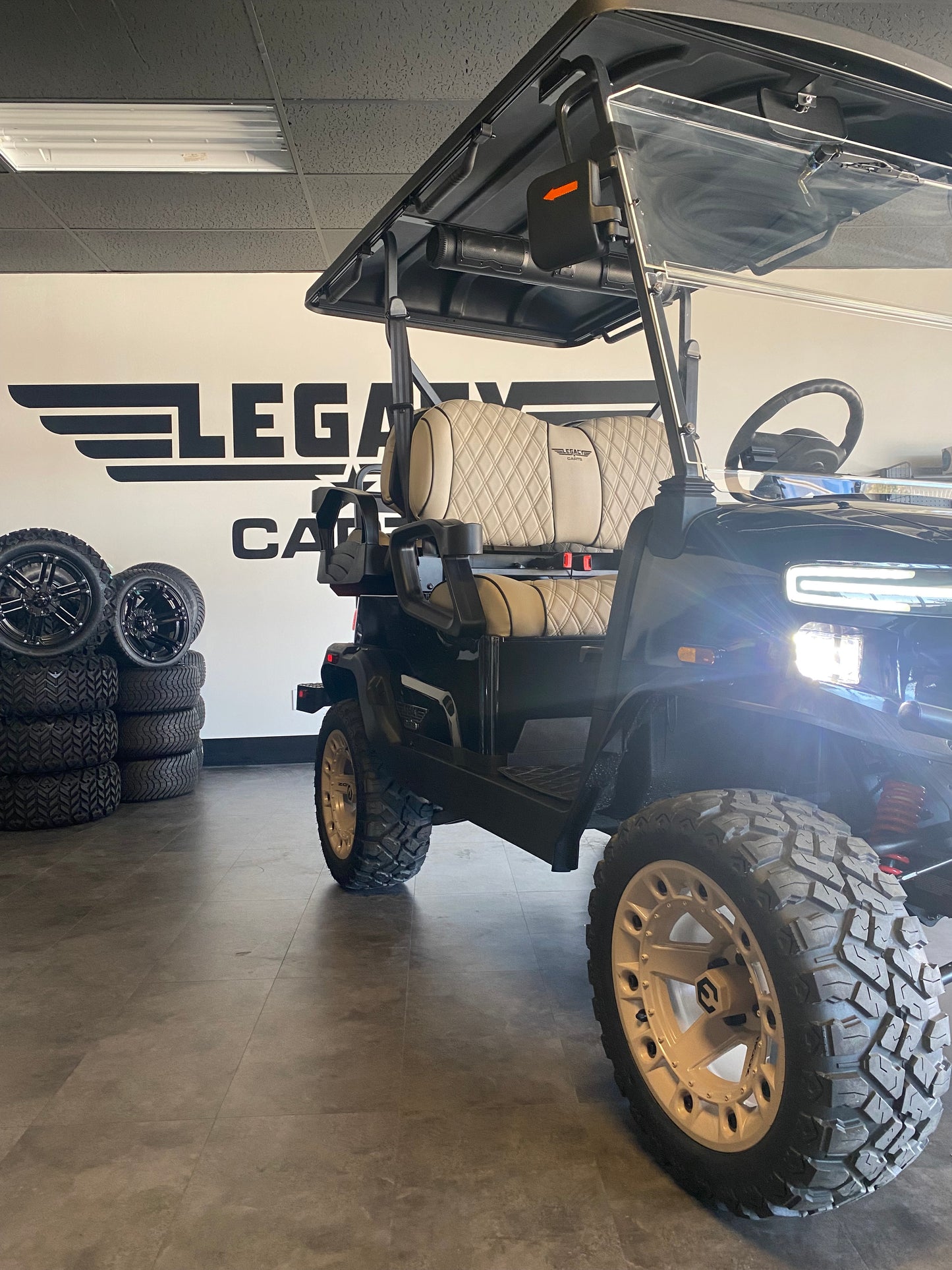 2025 DENAGO NOMAD XL 2+2 LIFTED LITHIUM 4 PASSENGER GOLF CART
