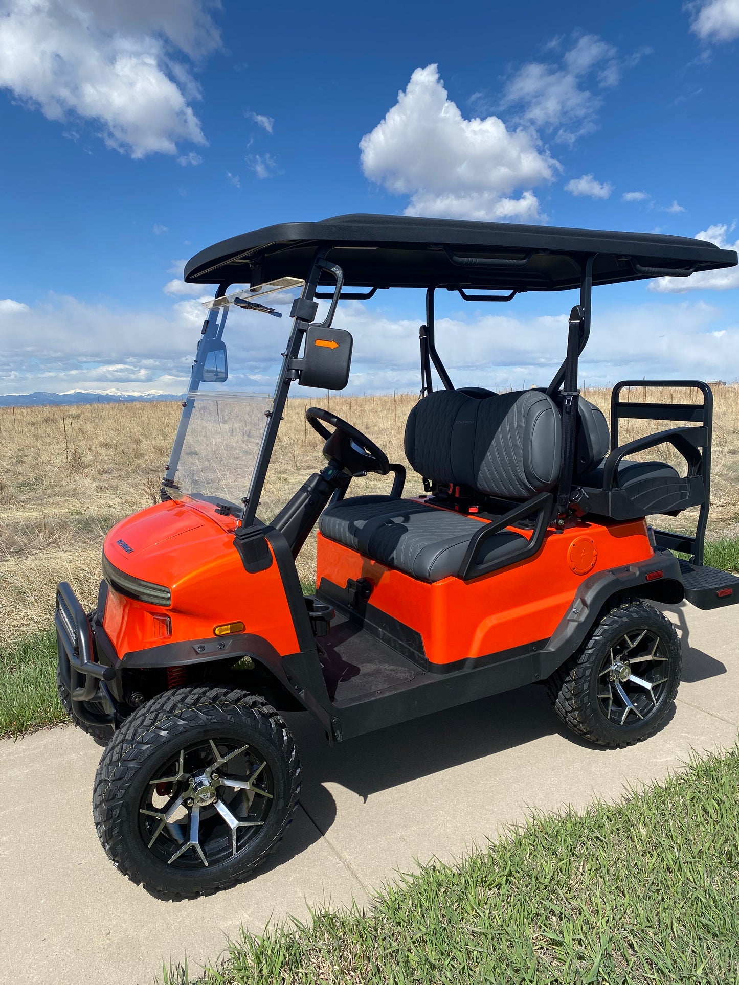 2025 DENAGO NOMAD XL 2+2 LIFTED LITHIUM 4 PASSENGER GOLF CART