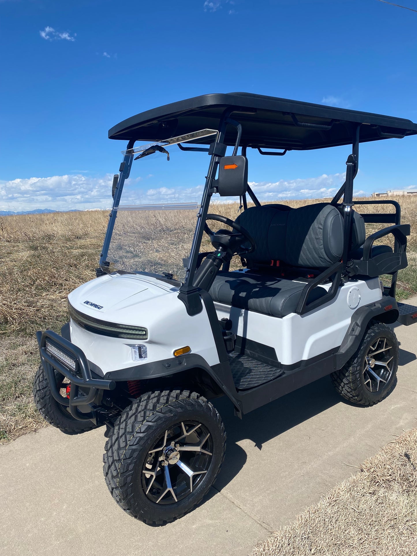 2025 DENAGO NOMAD XL 2+2 LIFTED LITHIUM 4 PASSENGER GOLF CART