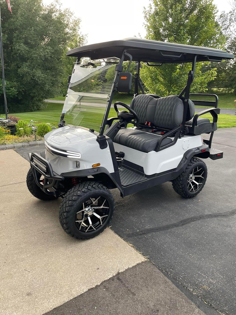 DENAGO NOMAD XL 2+2 LIFTED LITHIUM 4 PASSENGER GOLF CART